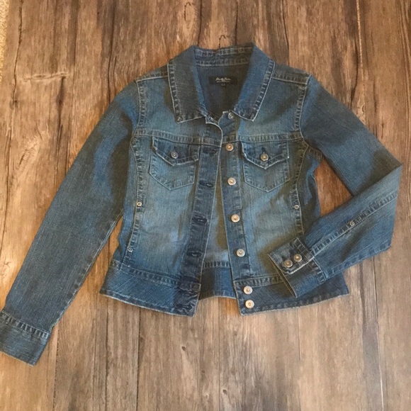 BRODY Medium Wash Denim Fitted Jean Jacket - Picture 1 of 11